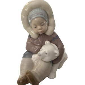 CHARMING LLADRO ESKIMO CHILD w/ POLAR BEAR PORCELAIN FIGURINE BY JUAN HUERTA